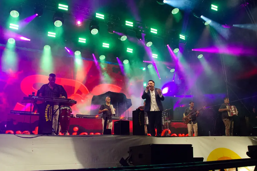 (foto Fiesta Nacional de la Playa de R&iacute;o)