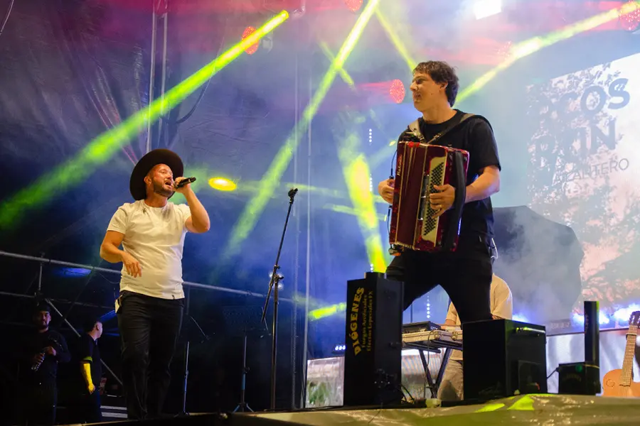(foto Fiesta Nacional de la Playa de R&iacute;o)