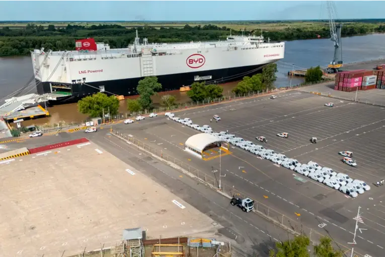 Llegaron 7.000 autos eléctricos y automotriz china relanza su estrategia de expansión en el país