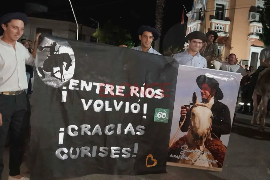 Emotivo recibimiento a Ulises Daporta (gentileza Vane Daporta)