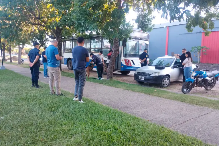 Detuvieron a un hombre con cocaína y pastillas en un control policial