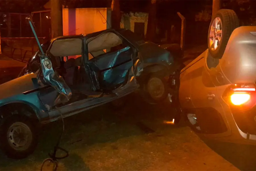 Un fallecido y cuatro heridos tras un triple choque