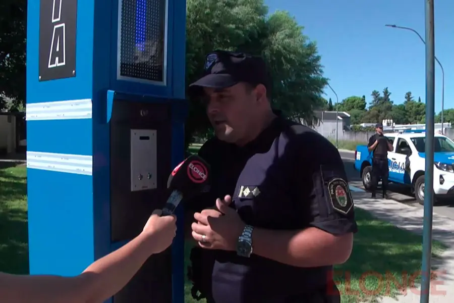 El comisario Ariel Gonano hizo una desmotraci&oacute;n. Foto: Elonce.