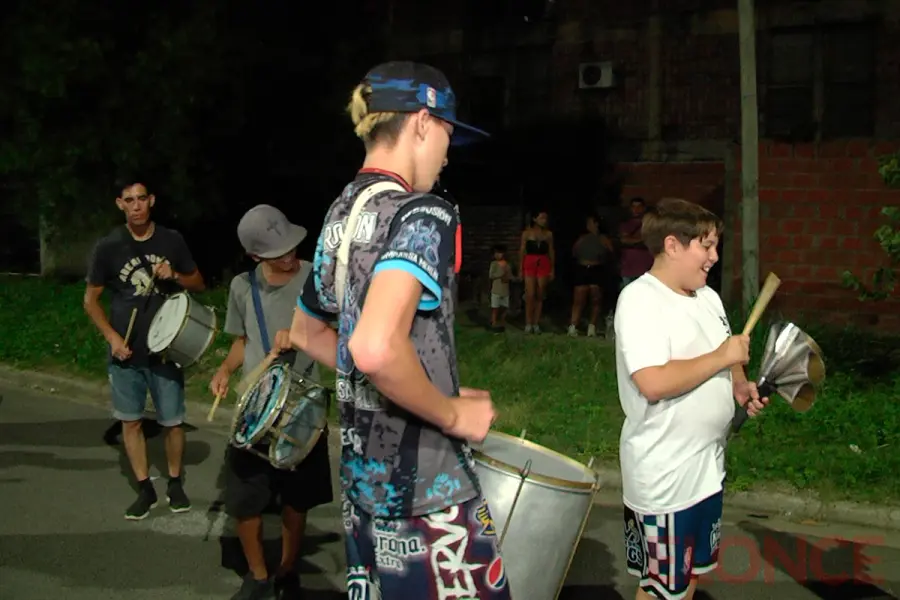 Grupo carnavalesco Merl&iacute;n (foto Elonce)