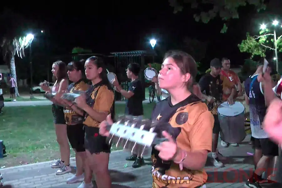 El ensayo de bater&iacute;a Cinco Estrellas (foto Elonce)
