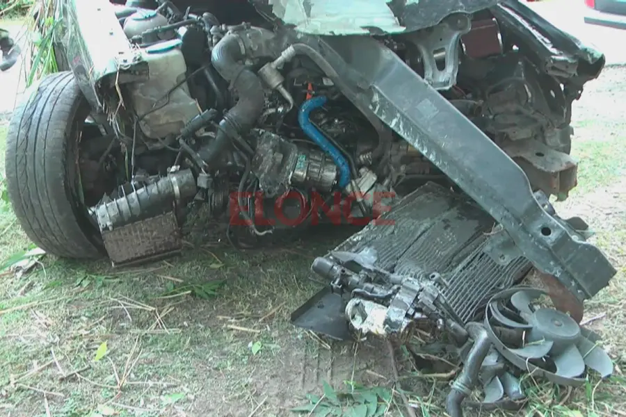 Accidente en avenida Estrada de Paran&aacute; (foto Elonce)