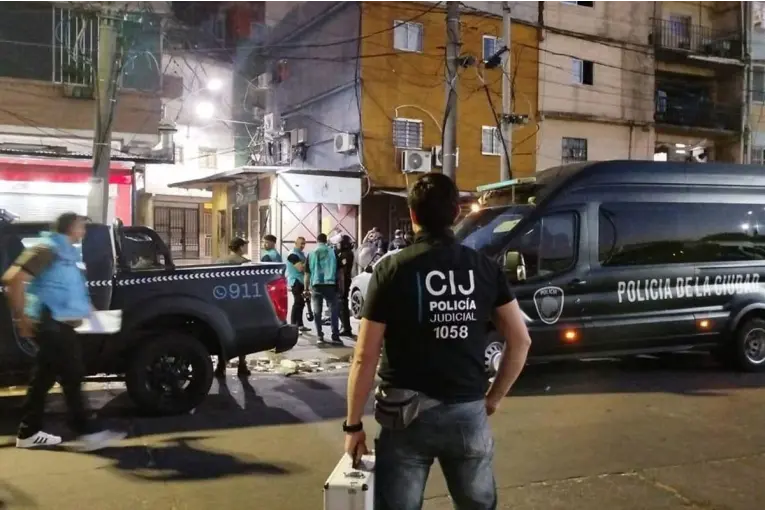 Detuvieron a un hombre por abuso sexual y producción de material de explotación infantil