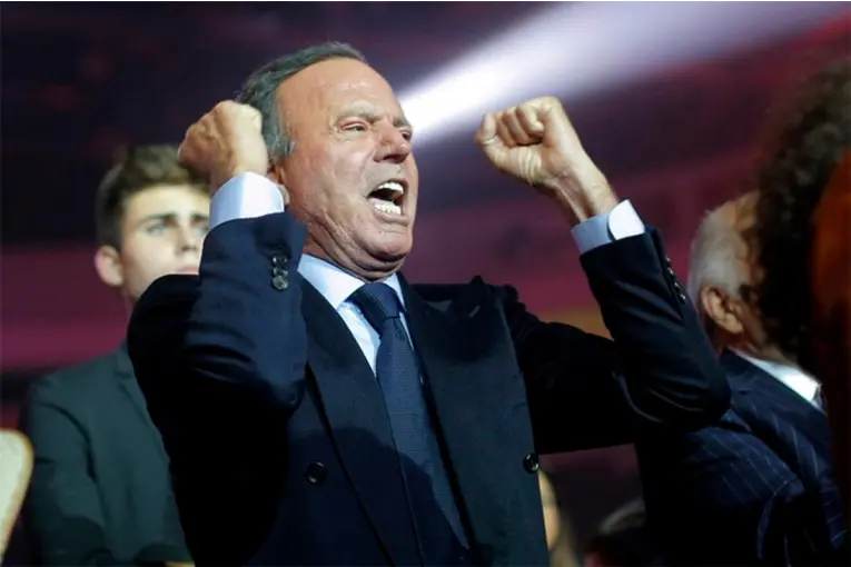 Archivaron las denuncias por presuntos delitos sexuales contra Julio Iglesias
