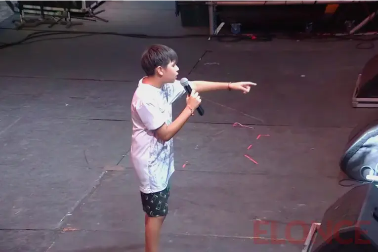 El paranaense Valentino Duré cumplió un nuevo sueño y cantó en la Fiesta de la Playa del Thompson