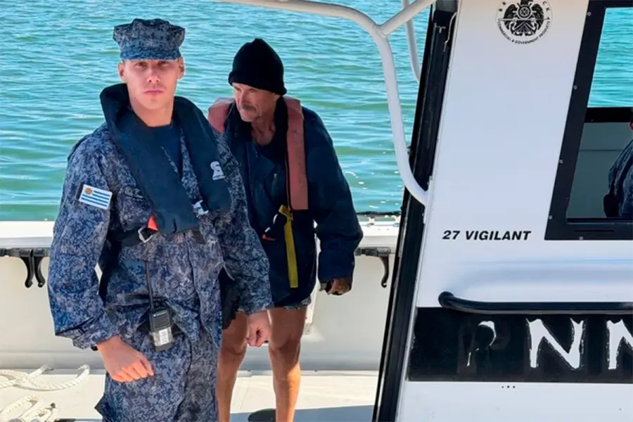 El rescate de Daniel Alfredo Crisci (foto Clar&iacute;n)