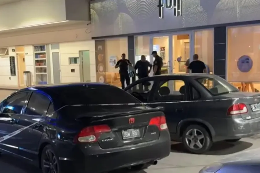 El hecho tuvo lugar en una playa de expendio ubicada en la intersecci&oacute;n de Lavalle y Teodoro Fels. Foto: TN.