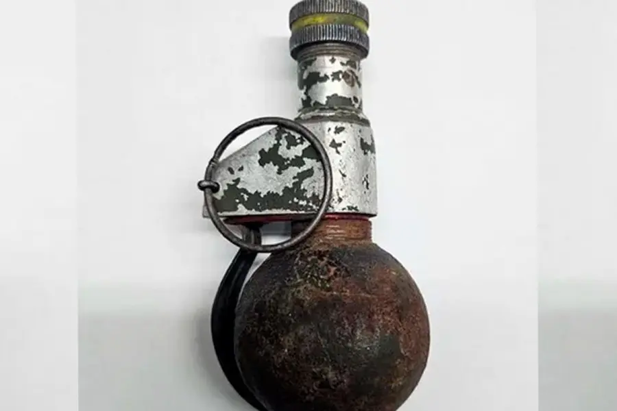 Granada que le arrojaron a la Polic&iacute;a de C&oacute;rdoba. Foto: Polic&iacute;a de C&oacute;rdoba.