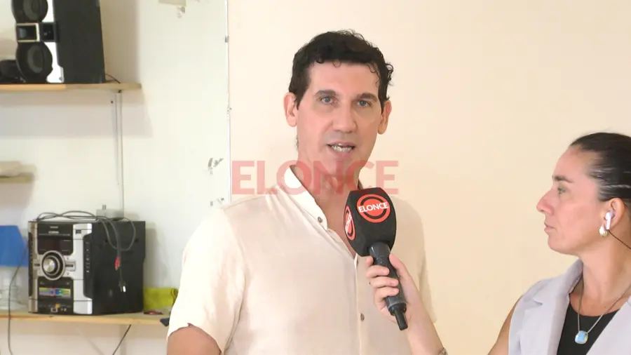 Favio Vides invit&oacute; a la comunidad de Paran&aacute; a sumarse a las clases. Foto: Elonce.