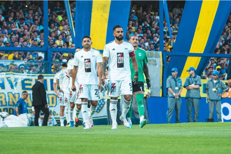 Deportivo Riestra sorprende en el mercado con la inscripción de un delantero nigeriano