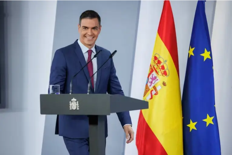 El Gobierno español regularizará la situación de medio millón de inmigrantes