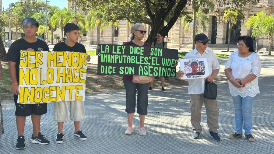 Pedio de justicia por el crimen de Jerem&iacute;as Monz&oacute;n (foto Aire de Santa Fe)