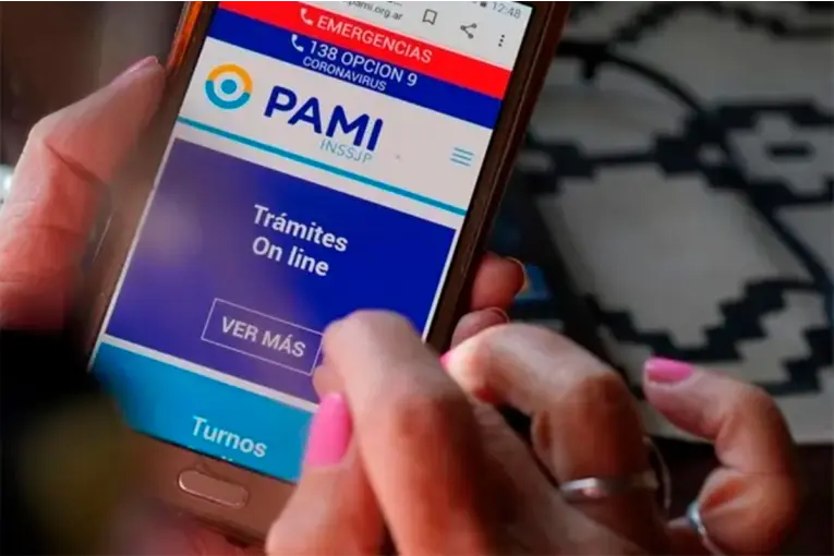 Jubilados y pensionados ya pueden imprimir la credencial digital de PAMI: cómo hacerlo