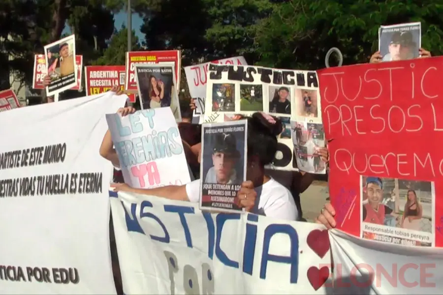 Pedido de Justicia en la Plaza 1 de Mayo. Foto: Elonce.
