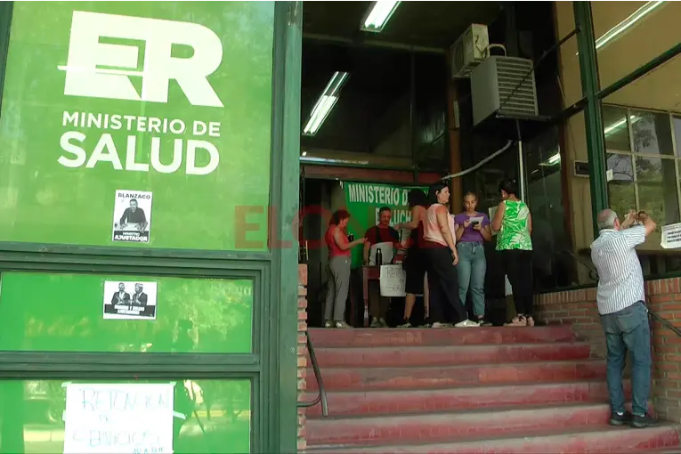 Empleados del Ministerio de Salud realizaron retención de servicios por reclamos salariales