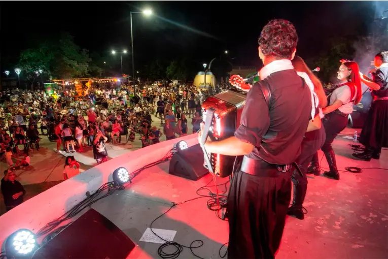 La Peña Celeste y Blanca reunirá música en vivo y propuestas para compartir en Anacleto Medina Sur