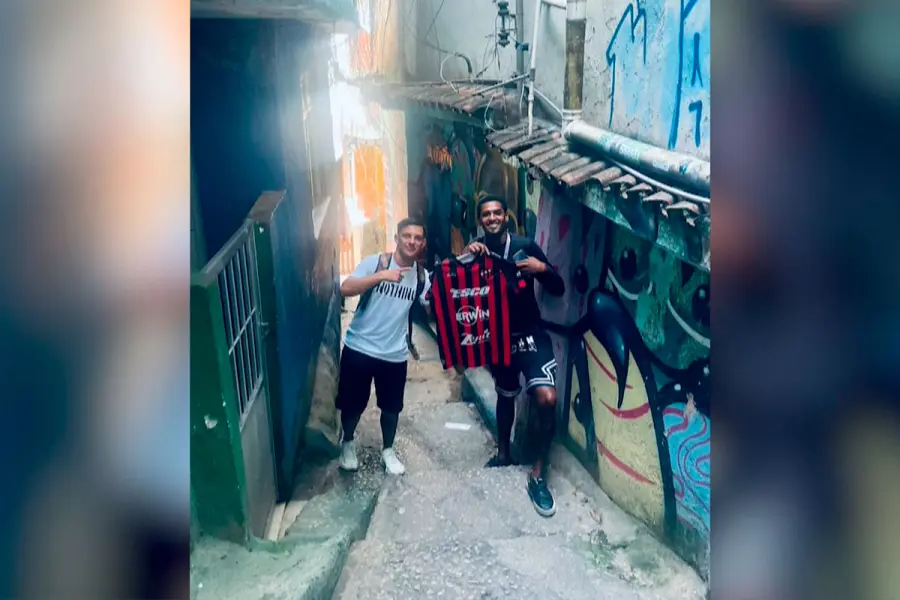 La camiseta de Patronato en la Favela.