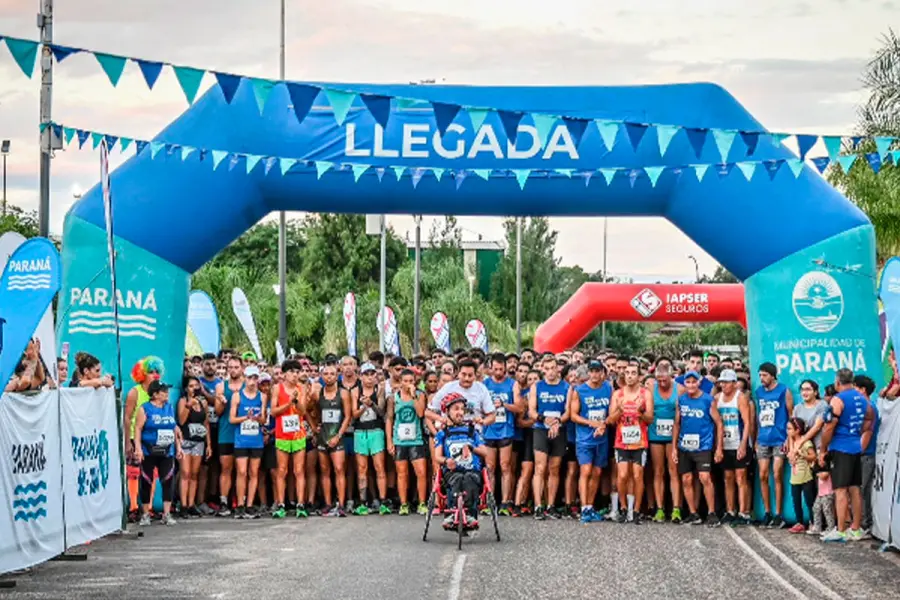 Carrera nocturna de Paran&aacute;.