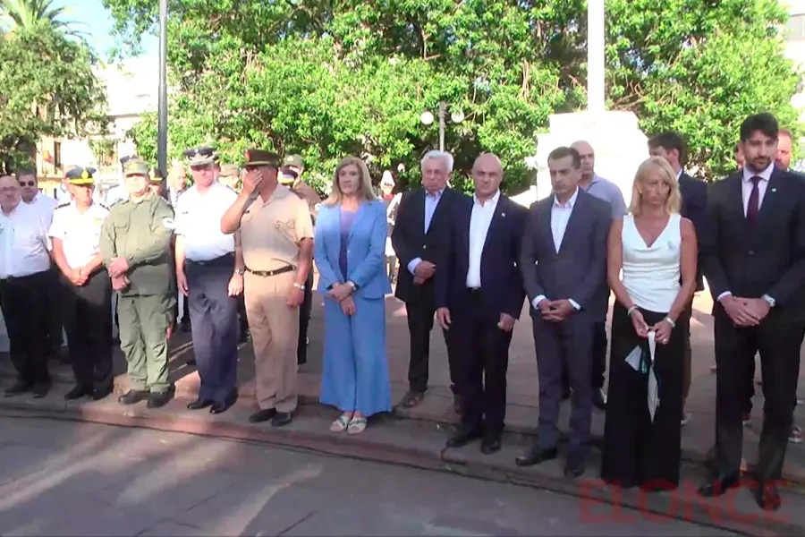Acto por una fecha patria en Paran&aacute; (foto Elonce)