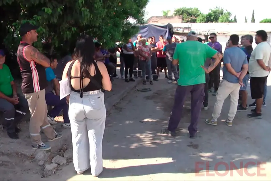Asamblea en Obras Sanitarias. Foto: Elonce.