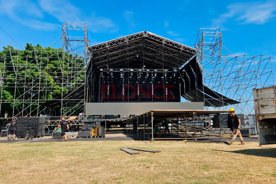 Escenario de la Fiesta Nacional del Mate (foto Elonce)