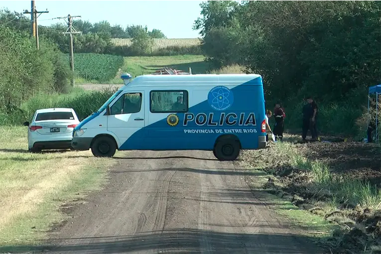 Hallan muerta con un disparo a la mascota del joven calcinado dentro de un auto en Cerrito