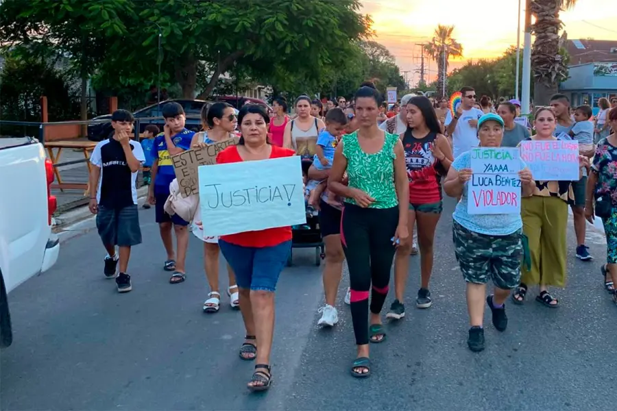 Pedido de justicia en Santa Elena (foto La Dptal. Noticias)