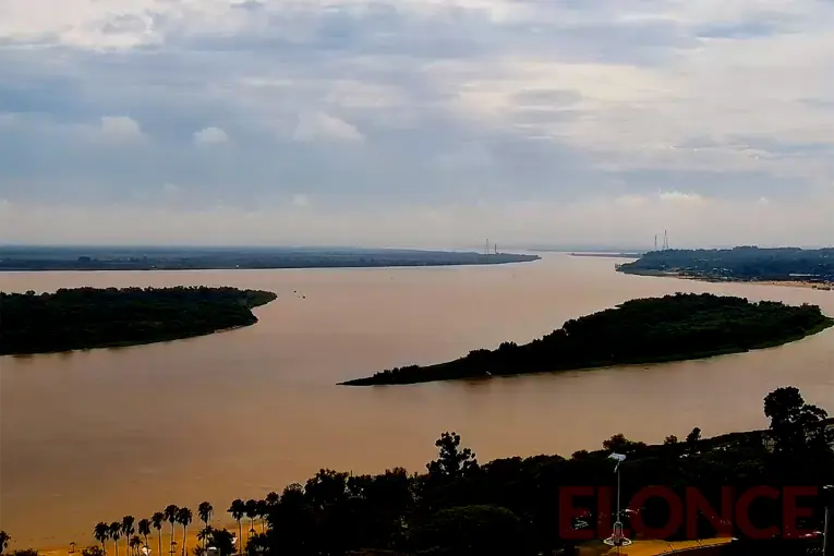 Contaminación del río Paraná: ordenan indagar a directivos de una empresa y a funcionarios por presunto daño ambiental