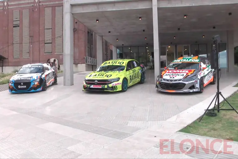 Turismo Nacional: los autos se exhibieron en Mirador TEC y revolucionaron Paraná