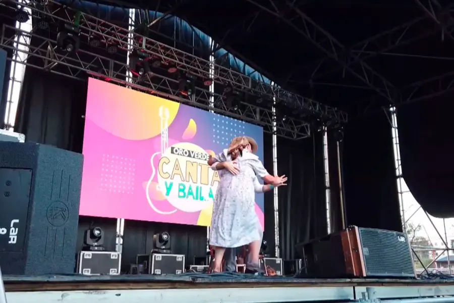 Oro Verde Canta y Baila.