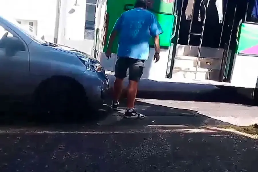 Automovilista golpe&oacute; a un colectivero tras un incidente vial en Paran&aacute;