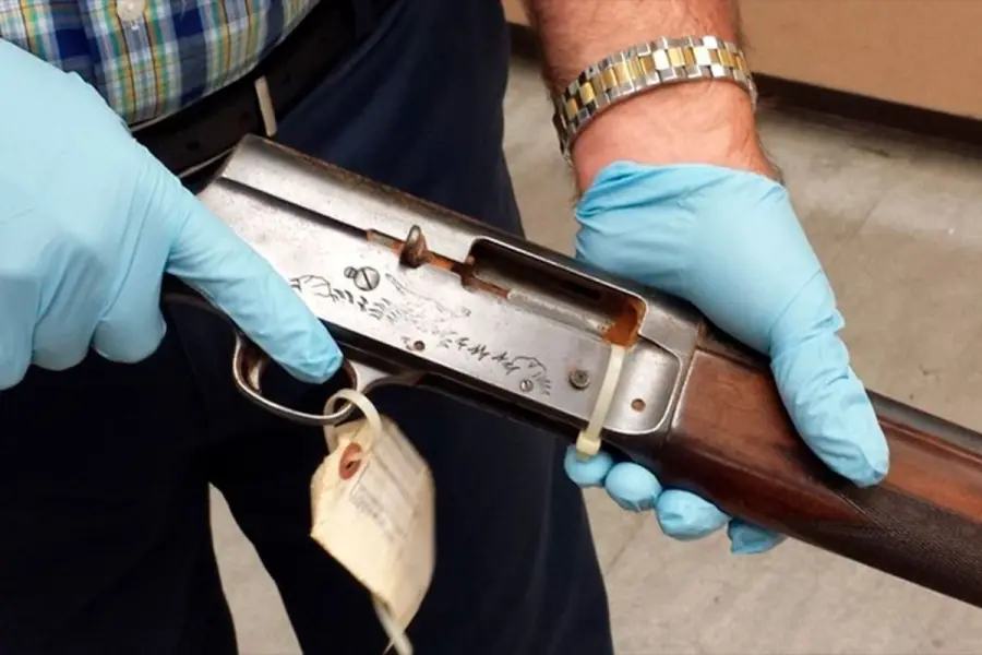 La escopeta utilizada en el suicidio de Kurt Cobain. (Foto: de Polic&iacute;a de Seattle)