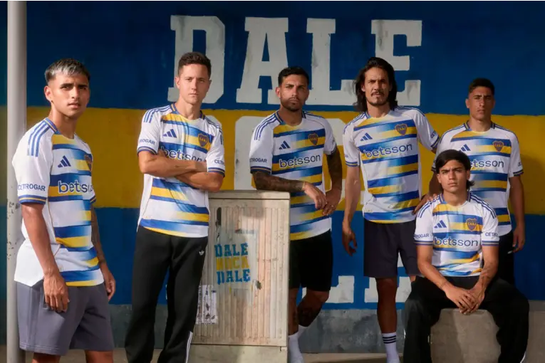 Boca presentó su nueva camiseta alternativa y confirmó cuándo sale a la venta