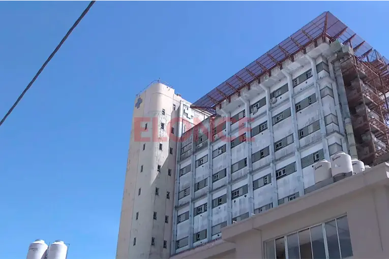 Cesantearon a dos empleados de un hospital y abrieron otro sumario por más de 100 faltas