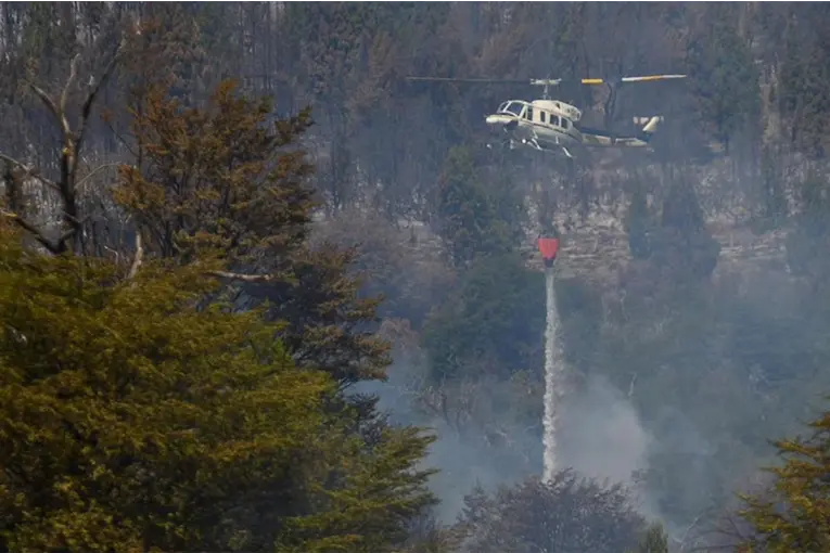 Incendios en Chubut: el fuego está bajo control y contenido en zona del Parque Nacional Los Alerces