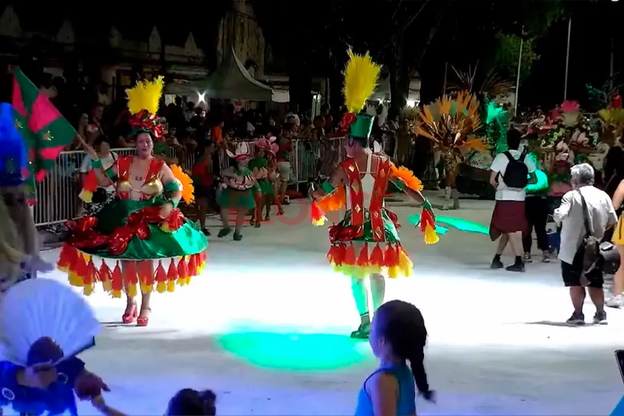 Colibr&iacute; en la segunda noche de carnaval