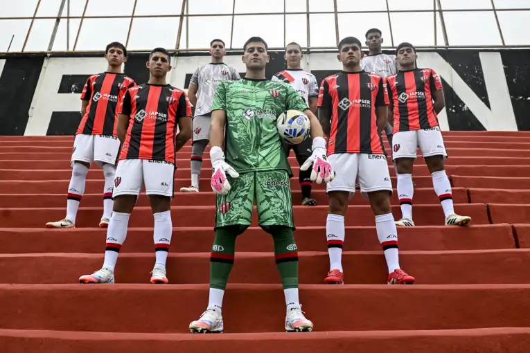 Dieron a conocer la lista de convocados de Patronato para el debut en la Primera Nacional