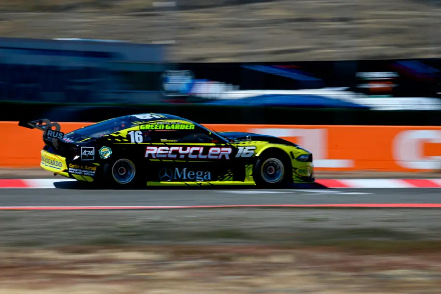 Agust&iacute;n Mart&iacute;nez se subi&oacute; al podio.