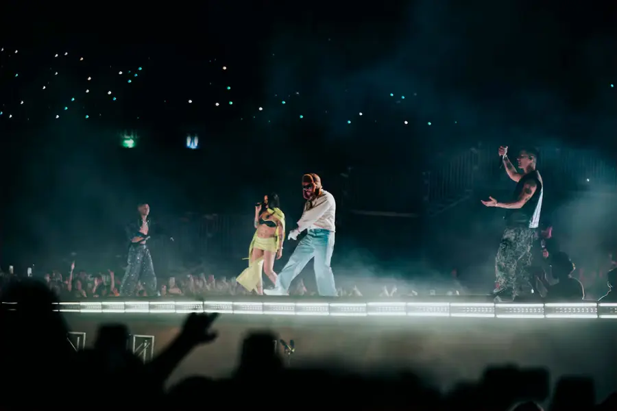 Bad Bunny con Cazzu, Duki y Khea en River. Hicieron el remix de "Loca", canci&oacute;n lanzada hace casi 10 a&ntilde;os. (Foto: Dale Play)