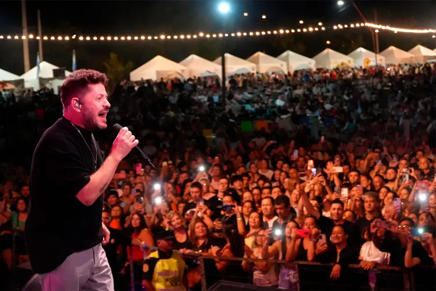 M&aacute;s de 10.000 personas disfrutaron Oro Verde Canta y Baila