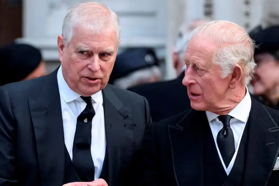 El rey Carlos y su hermano.
