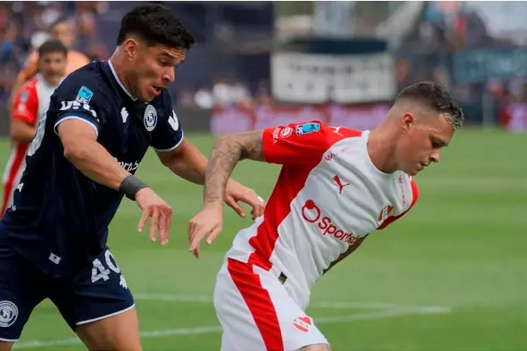 Independiente pasó del festejo al golpe y cayó ante Independiente Rivadavia Mendoza