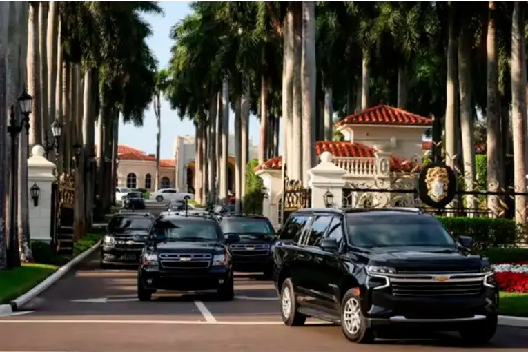 Un hombre armado fue abatido tras ingresar a la residencia de Donald Trump