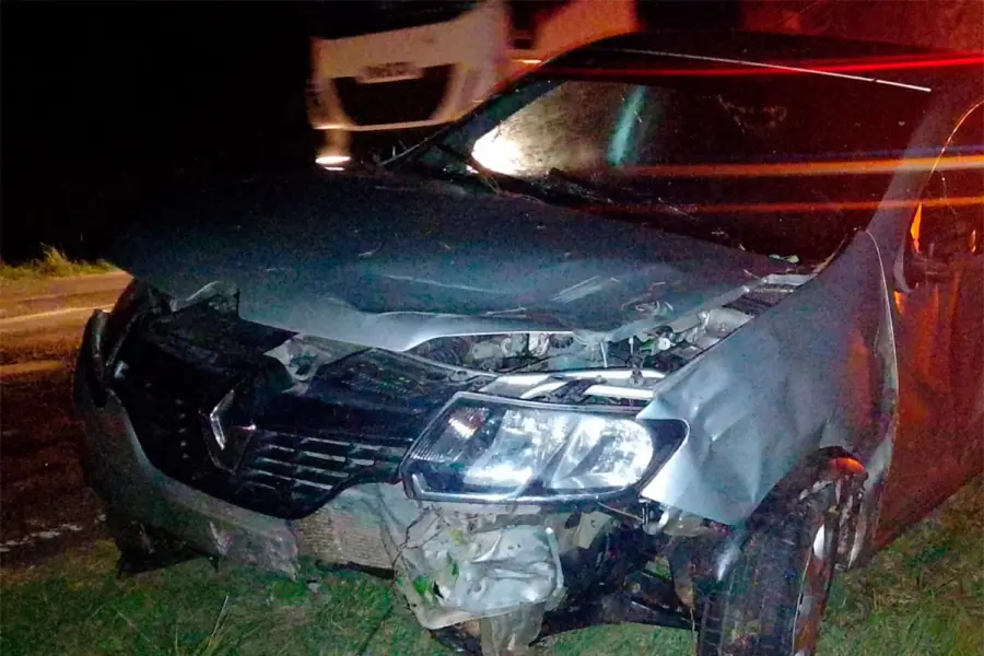 Se desprendi&oacute; un acoplado de una camioneta y caus&oacute; un choque con vuelco