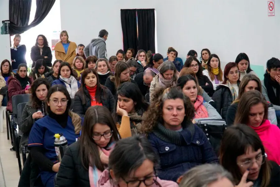 Charla sobre prevenci&oacute;n del suicidio (archivo Municipalidad de Col&oacute;n)