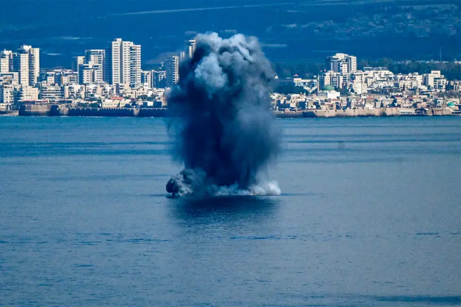 Explosi&oacute;n en la bah&iacute;a de Haifa, Israel, este s&aacute;bado.